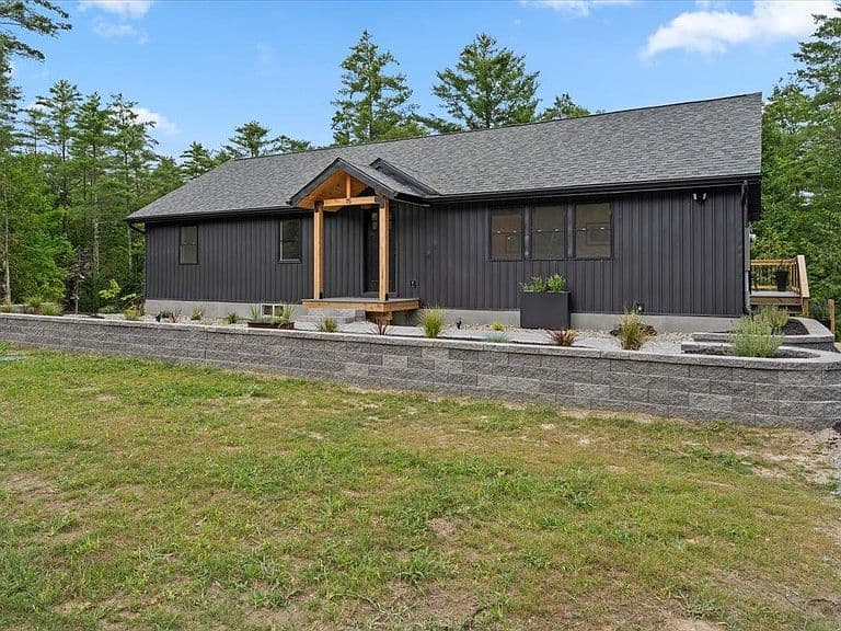 75 Plains Road photo 1