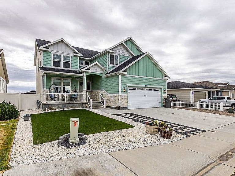 5717 Sunridge Dr photo 2