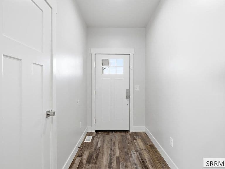 163 Handcart Dr photo 3