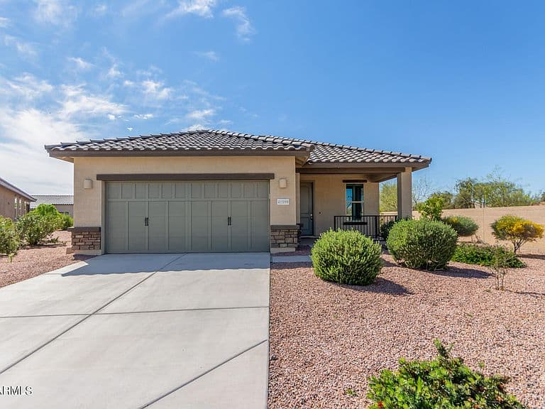 41899 W SAGEBRUSH Court photo 2