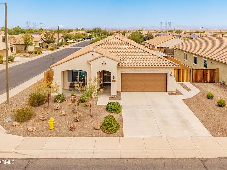 25996 W TONOPAH Drive photo 3
