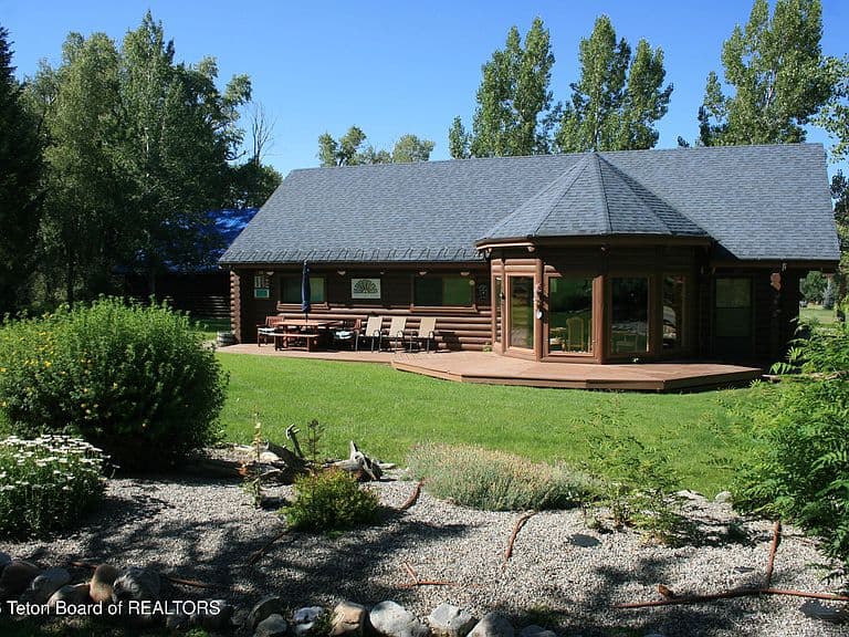 1458 Hardman Rd photo 1
