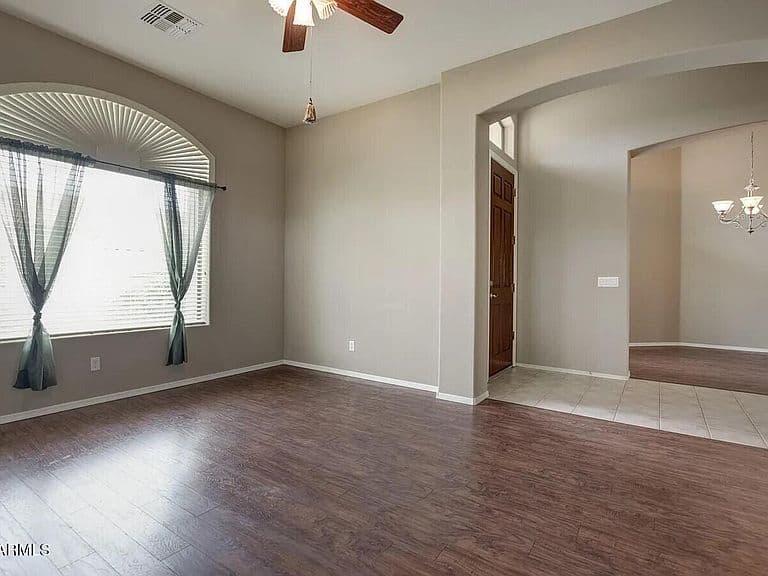 9757 E GRANDVIEW Street photo 4