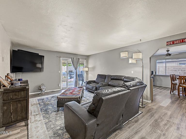 1820 W OBISPO Avenue photo 5