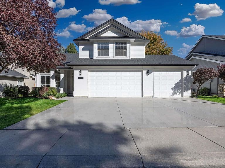 2320 E Alderhill Dr photo 2