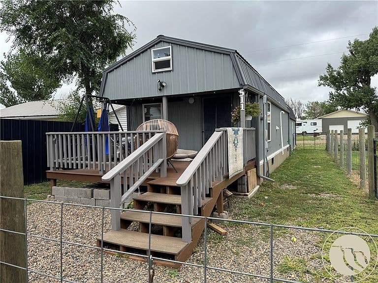 511 Custer Ave photo 2
