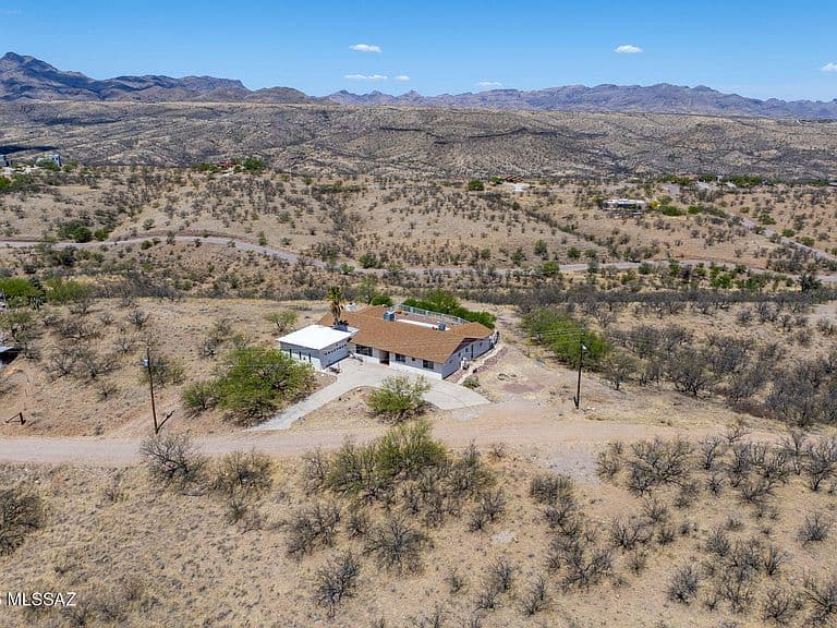 888 Cree Ln photo 5