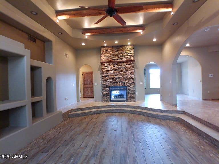 1356 E LYNDA Lane photo 4