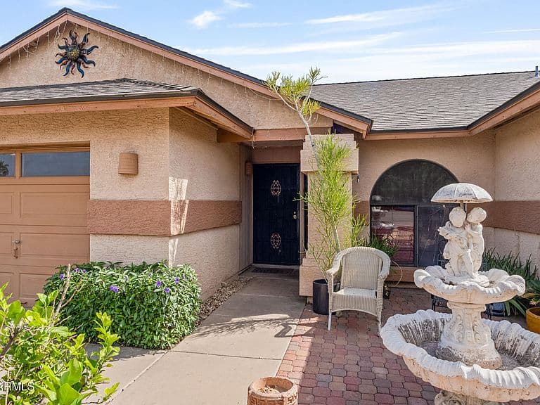 8845 W ALICE Avenue photo 3