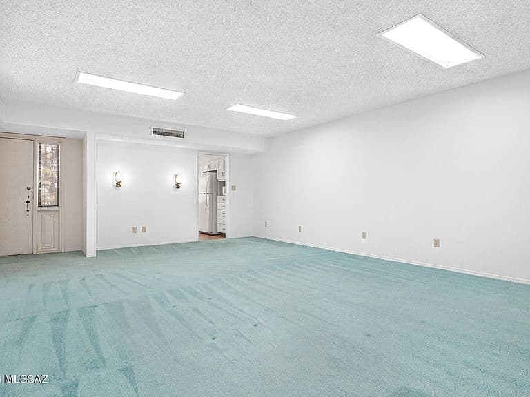426 W Esperanza Blvd photo 3