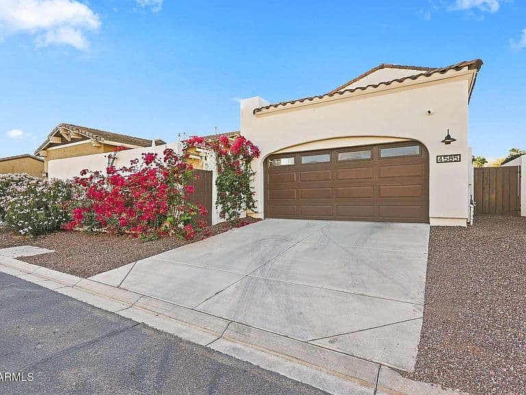4585 N GOLF Drive photo 2