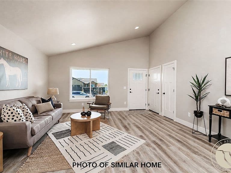 2245 Salinas Cir photo 4