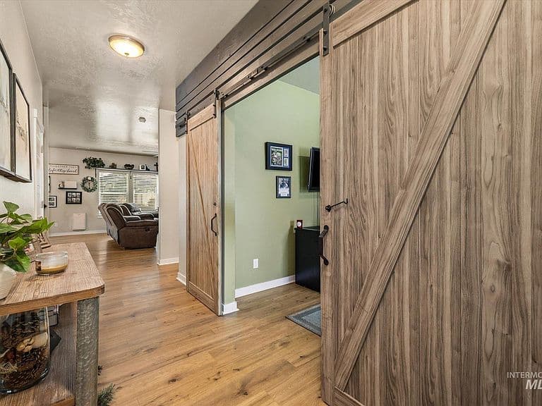 3218 S Veneto Pl photo 3