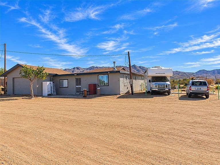 3372 N Hunt Road photo 3