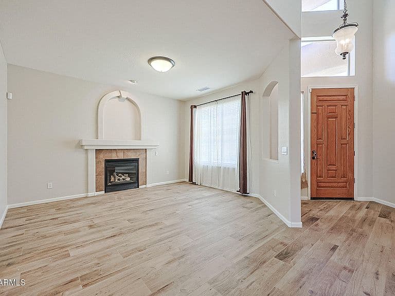 14707 N 138TH Lane photo 5