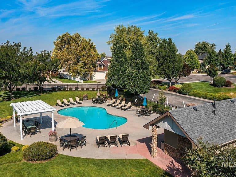 2946 N Christian Way photo 3