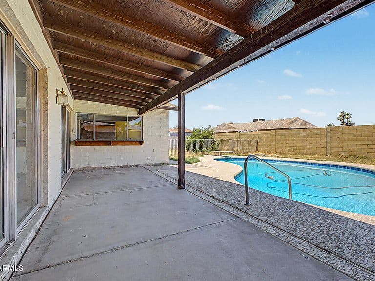5208 W SHANGRI LA Road photo 5