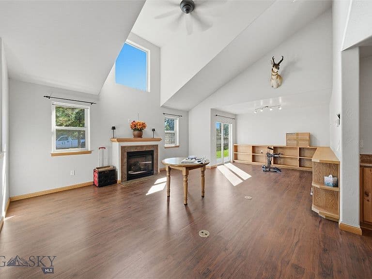 3108 Oliver St photo 3