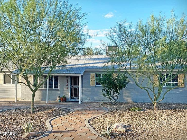 1341 E DON CARLOS Avenue photo 2
