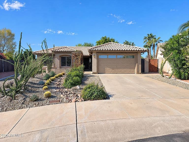7746 W WAHALLA Lane photo 1