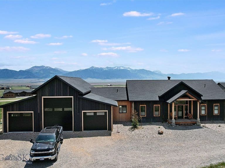 8 Montana Way photo 3