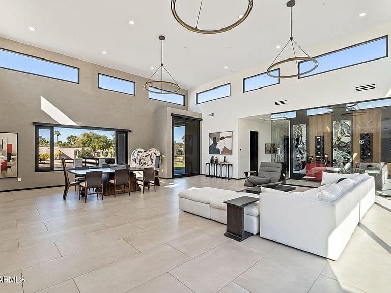 10829 N Miller Rd photo 4