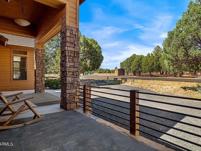 2765 AIR PARK Drive photo 4