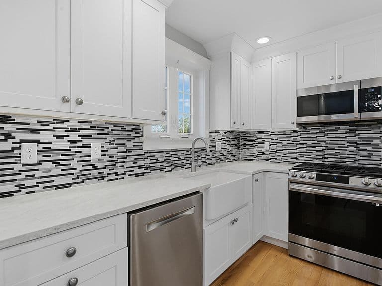 302 Straw Road photo 5