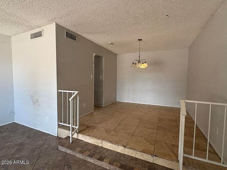 4137 W LUKE Avenue photo 2
