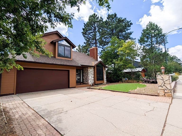 2655 E Matterhorn Dr photo 5