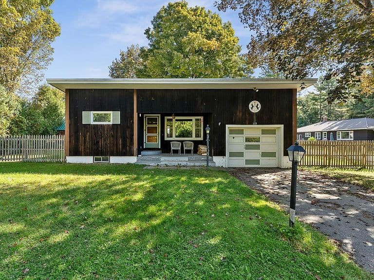 119 Metayer Court photo 2