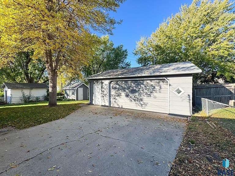 1305 S Annway Dr photo 2