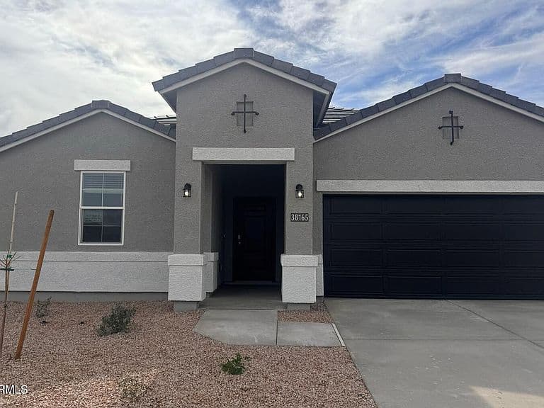 38165 W CAPRI Avenue photo 1