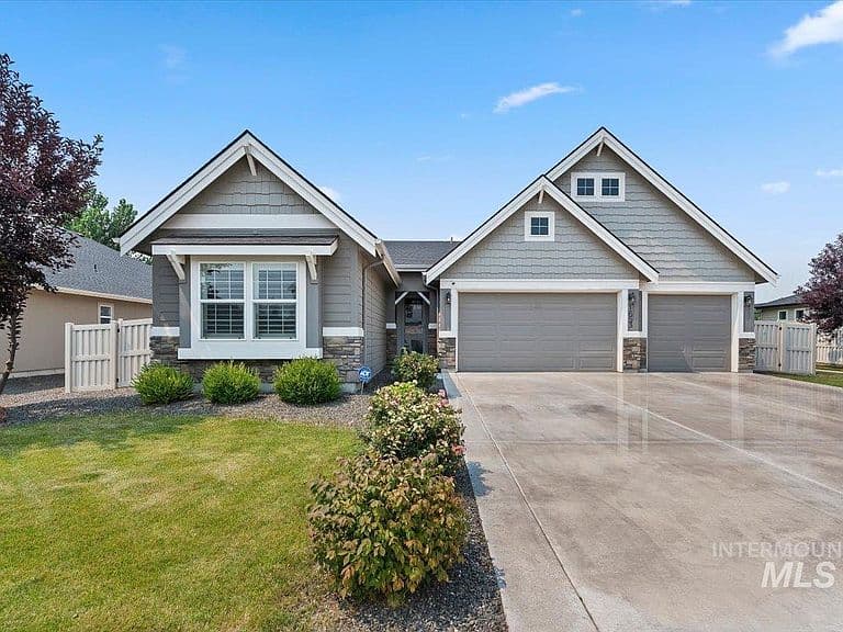 1653 Shoal Point Ave photo 2