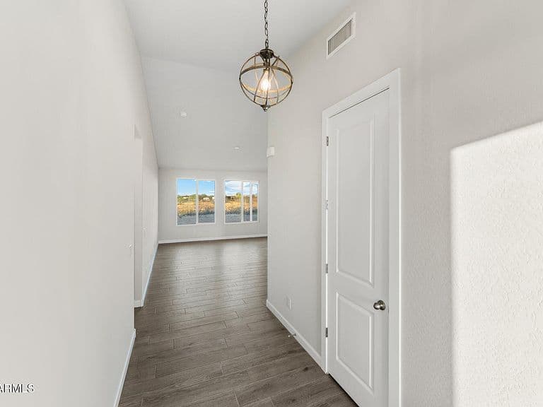 31737 W BUCHANAN Street photo 4