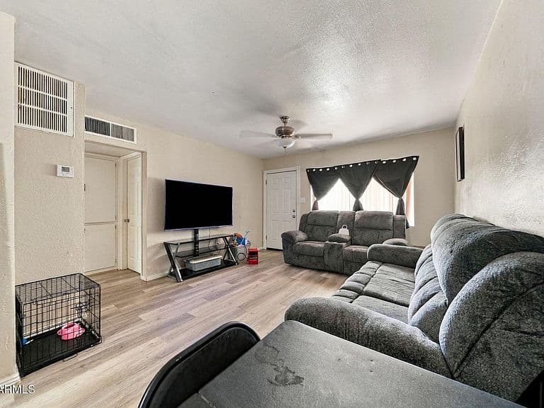 1130 E 6th Street photo 2