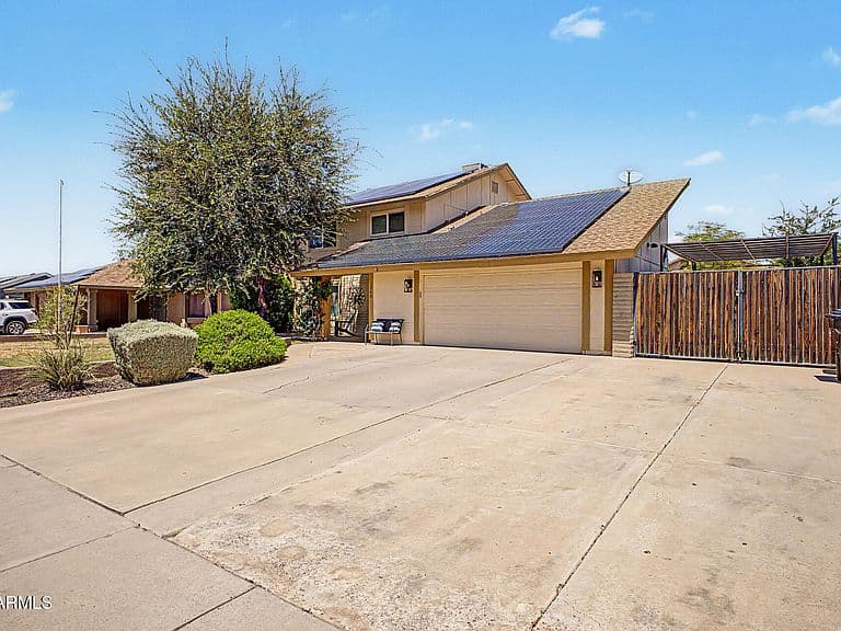 3960 W GLENAIRE Drive photo 2