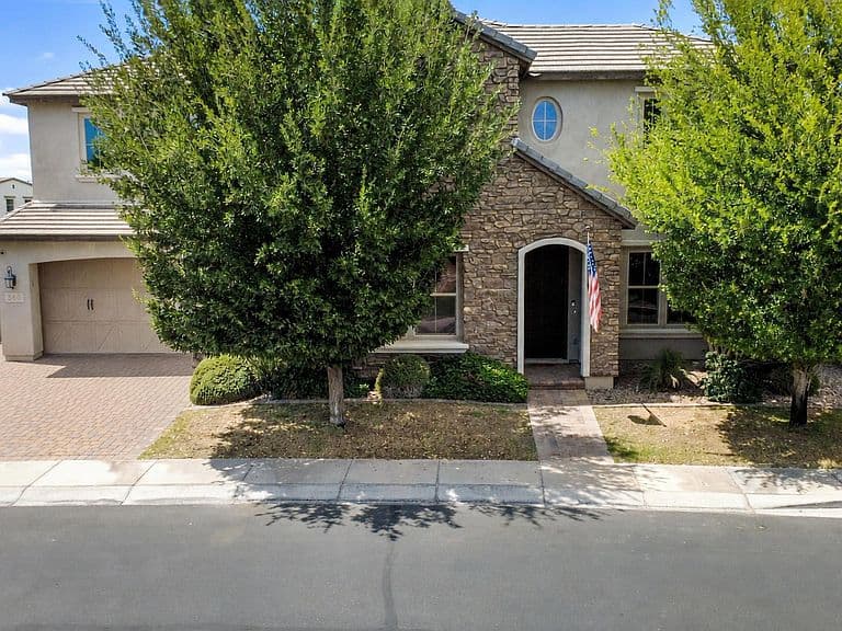 880 W GRAND CANYON Drive photo 2