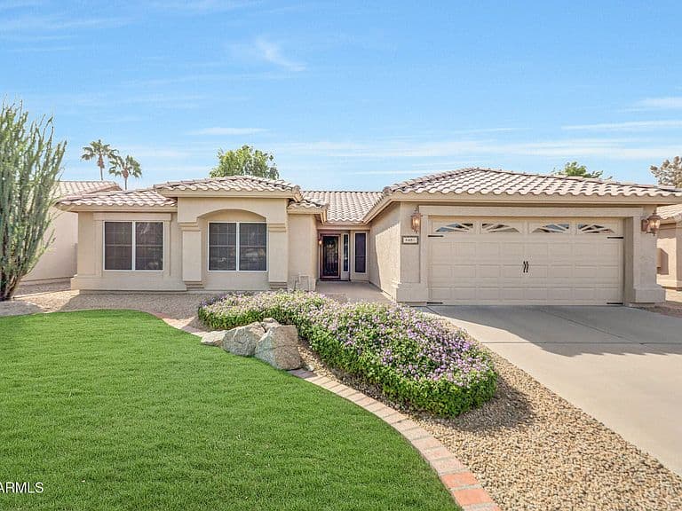 6401 W IRMA Lane photo 1