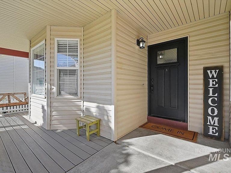 401 S Saddlerock Ave photo 5