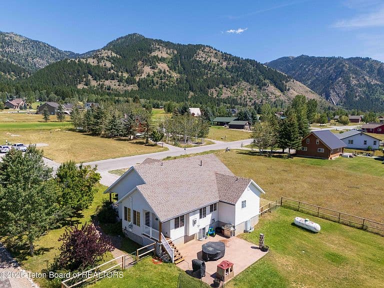 218 Solitude Dr photo 4