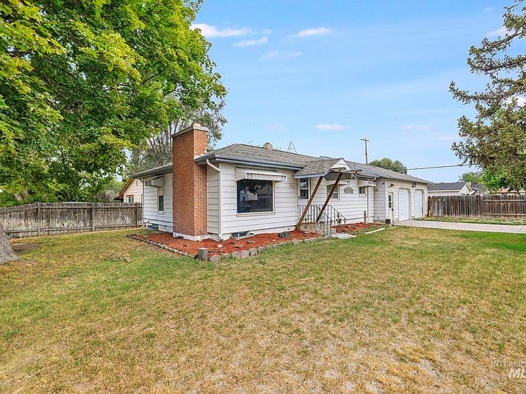 305 Borah Ave photo 1