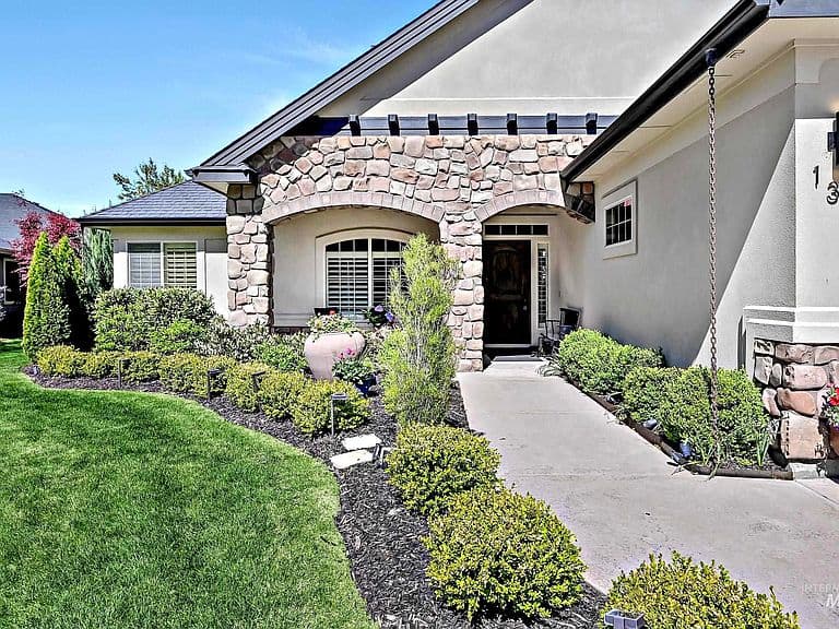 1354 W Overlake Ct photo 3