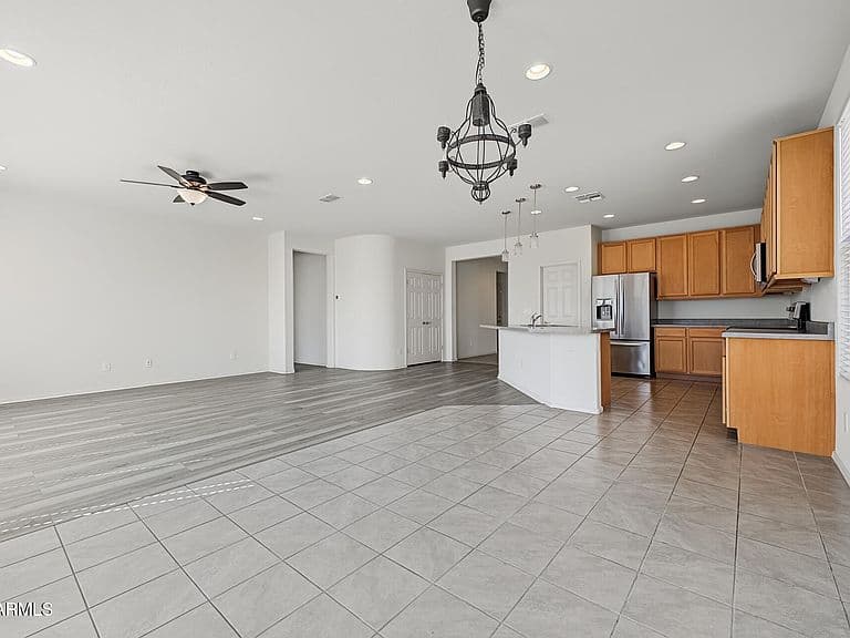 16141 W YEARLING Road photo 4