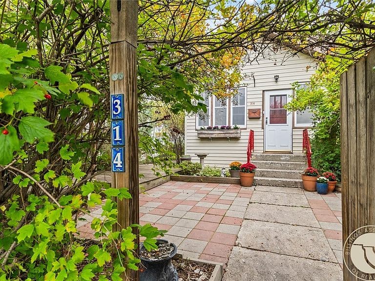 314 S 36th St photo 2