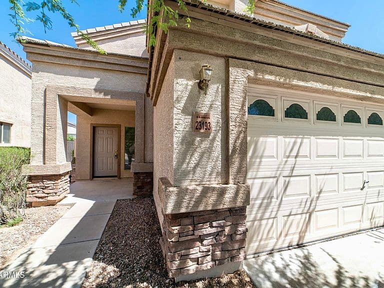 23193 W MOHAVE Street photo 3
