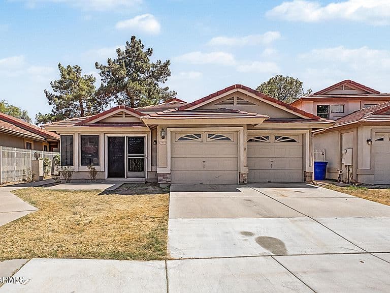 5751 W DEL RIO Street photo 1