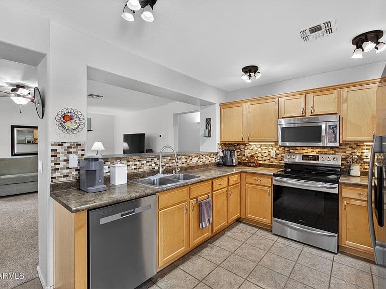 42396 W HALL Drive photo 5