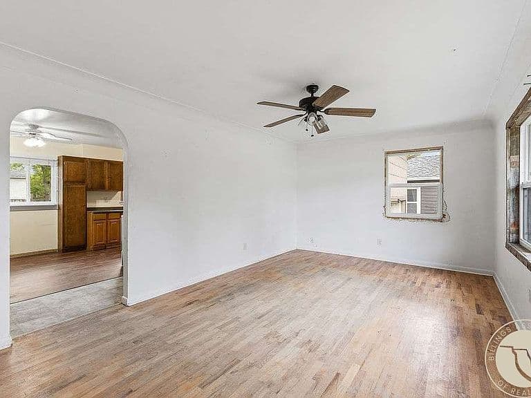 1737 Clark Ave photo 4