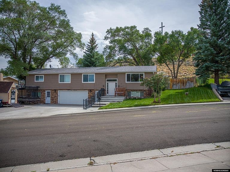 1050 Boulder Dr photo 2